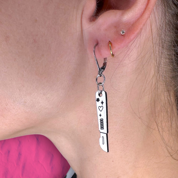 Slice n dice Scalpel Earrings - if you need a gift for a surgeon!