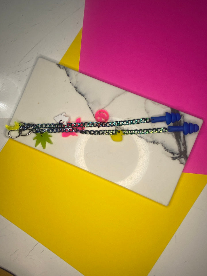 Ear Plugs with Charms (bin D-1024)